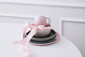 LE CREUSET DINERBORD "COUPE" - 27 CM - Shell Pink