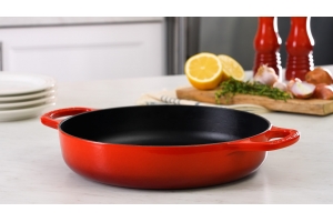 LE CREUSET HAPJESPAN IN GEËMAILLEERD GIETIJZER - Kersenrood